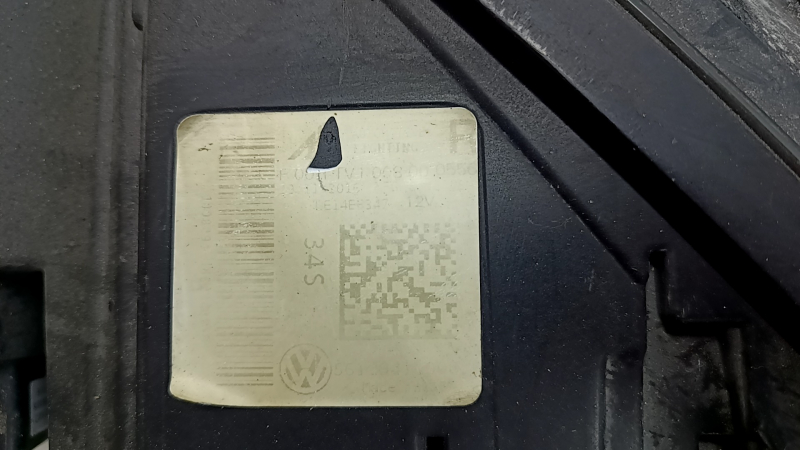 Фара передняя правая VW Passat b8 16-19 USA голая галоген, песок