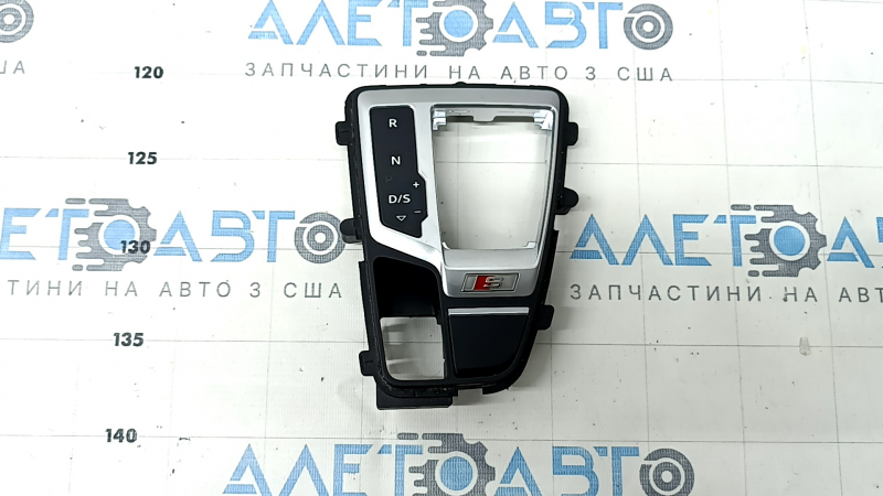 Накладка шифтера Audi Q5 80A 18-24 S-Line
