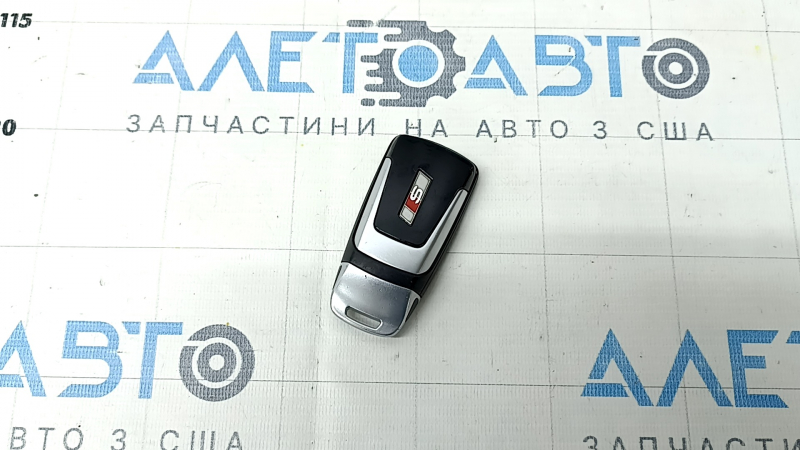 Ключ Audi Q5 80A 18-24 keyless, S-Line, 4 кнопки, тычки, царапины