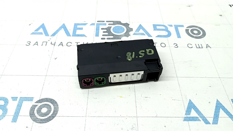USB HUB AUX Audi Q5 80A 18-24 полезла краска