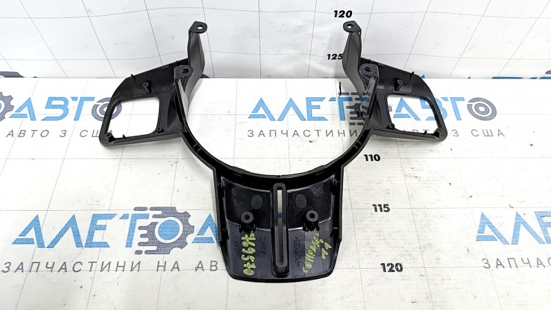 Накладка на руль Jeep Compass 11-16 структура, сломаны защелки, царапины