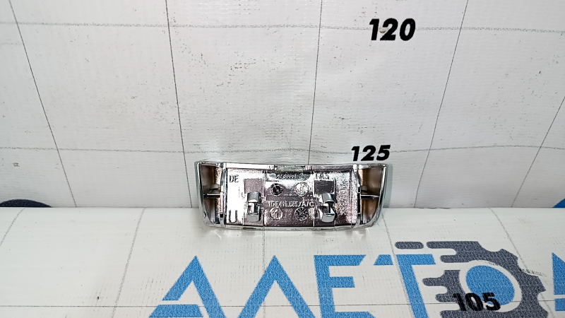 Накладка руля нижняя VW Tiguan 09-11 хром