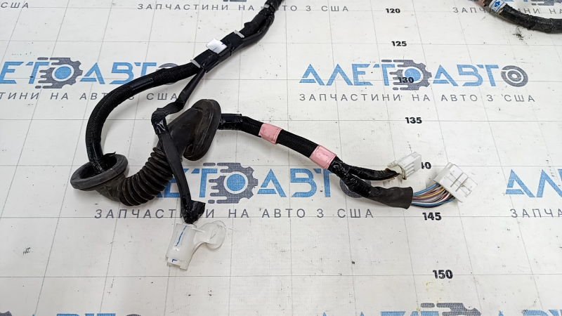Проводка двери багажника Toyota Prius V 12-17
