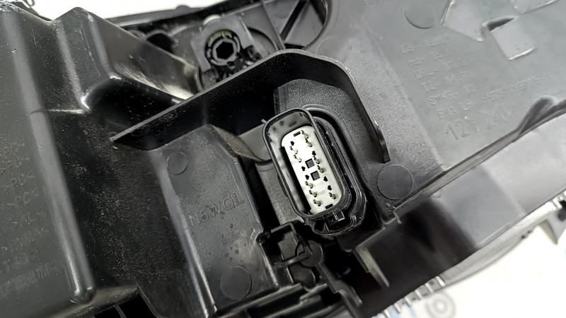 Фара передняя левая в сборе Ford Fusion mk5 17-20 LED, с DRL, с блоком, песок, царапины