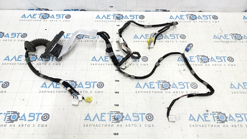 Проводка двери передней правой Toyota Prius V 12-17