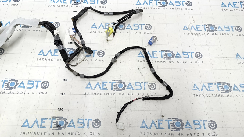Проводка двери передней правой Toyota Prius V 12-17