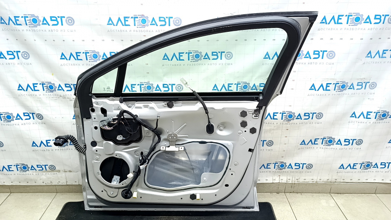 Дверь в сборе передняя правая Ford Fusion mk5 13-20 keyless, серебро UX, царапины на накладке