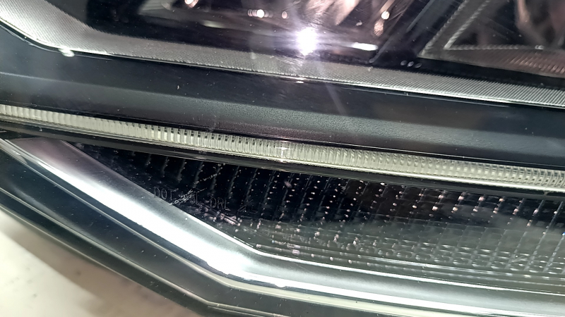 Фара передняя левая в сборе VW Tiguan 22-24 LED царапины, песок