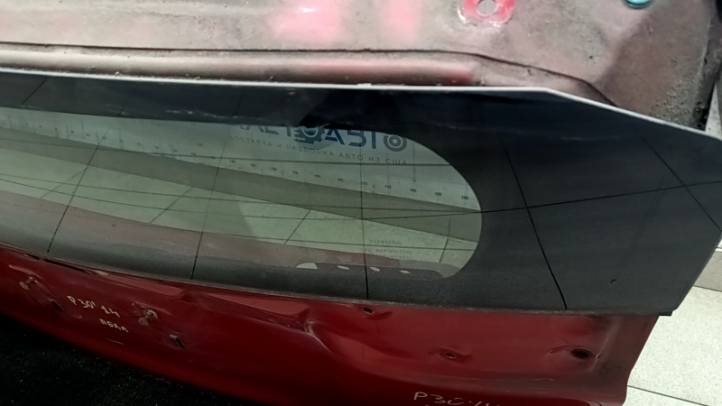 Дверь багажника голая со стеклом Toyota Prius 30 12-15 красный 3R3, с двумя стеклами