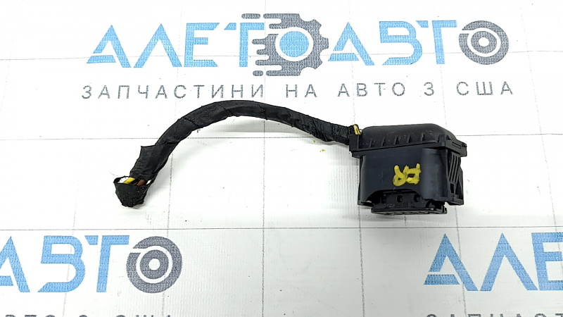 Фишка передней фары правая BMW 5 F10 14-16 ксенон
