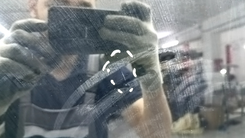 Заметные дефекты стеклянной поверхности для люка BMW 5 F10, подходит для замены.