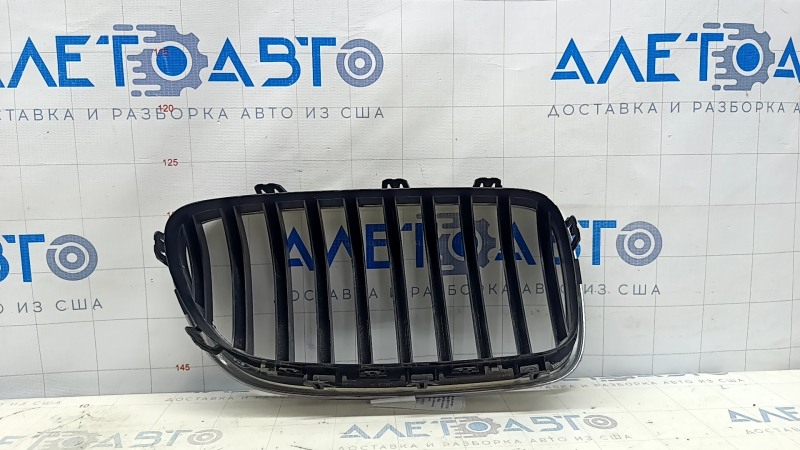 Решетка радиатора grill левая BMW 5 F10 14-16 хром без ночного видения, Base, царапины, тычки на хроме, песок