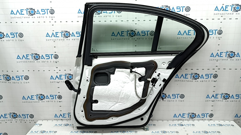 Дверь в сборе задняя правая BMW 5 F10 11-16 keyless, белый 300