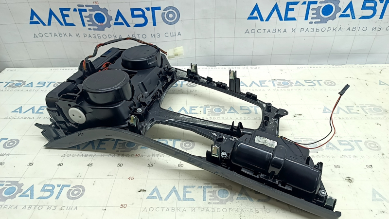 Накладка центральной консоли верхняя BMW 5 F10 11-16 АКПП темное дерево anthrazit, с пепельницей и прикуривателем, царапины