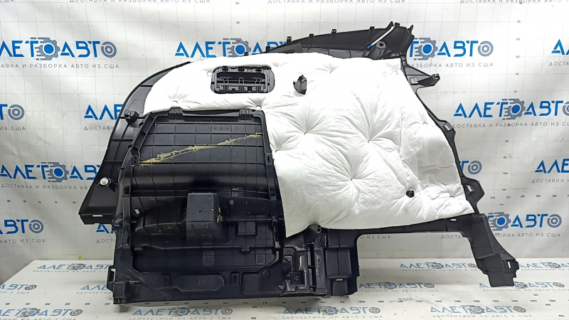 Обшивка арки правая Toyota Venza 21-24 с накладкой, черная, царапины