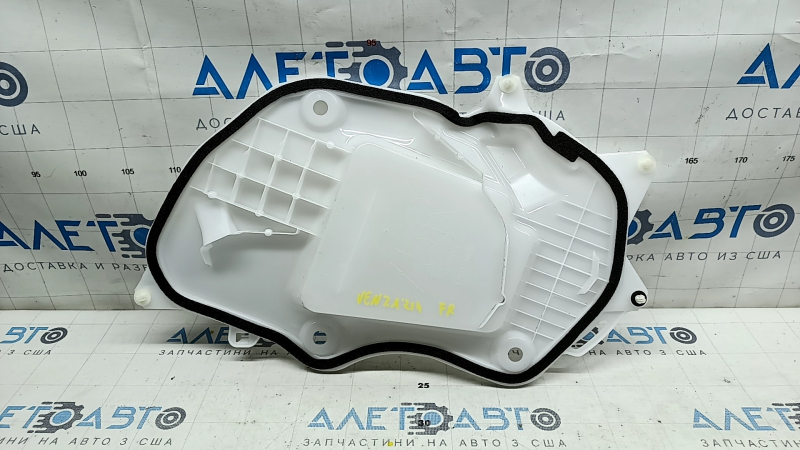 Панель двери передней правой Toyota Venza 21-24