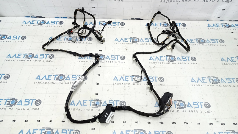Проводка двери багажника Jeep Grand Cherokee WK2 16-17