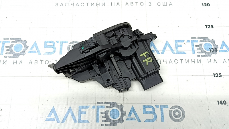 Замок двери передней правой Volvo XC60 18-26