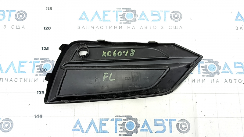 Решетка переднего бампера левая Volvo XC60 18-21 под парктроник, структура