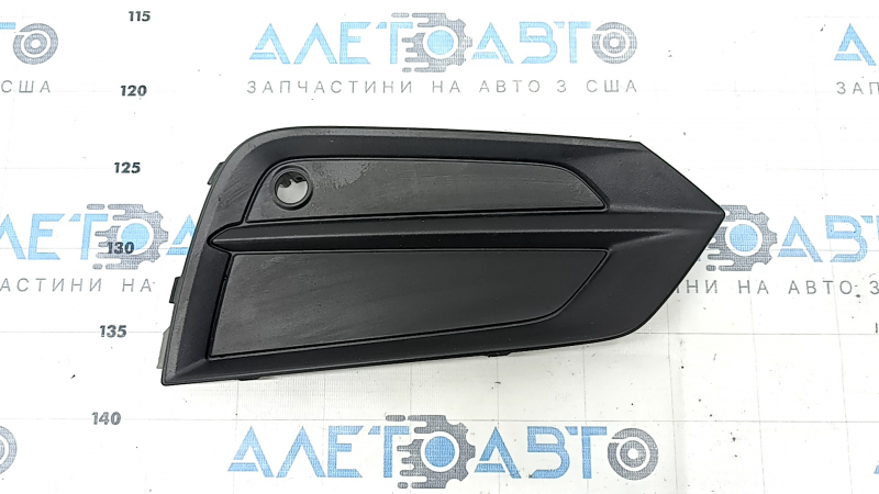 Решетка переднего бампера правая Volvo XC60 18-21 под парктроник, структура