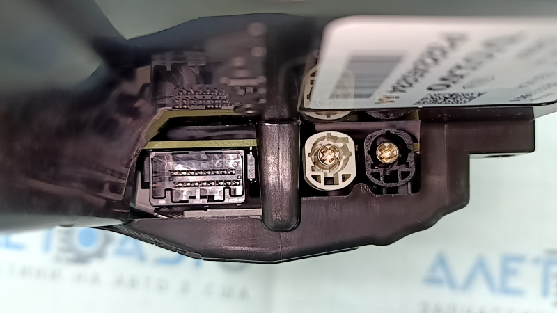 Большой дисплей щитка приборов Volvo XC60, некоторые следы использования