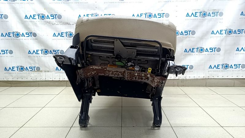 Пассажирское сидение Mitsubishi Outlander 16-18 рест, с airbag, механическое, кожа бежевая, трещины на коже, под чистку