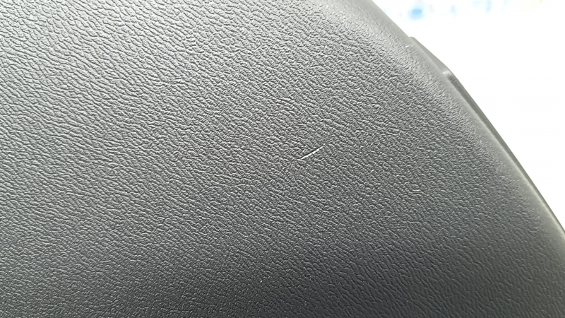 Накладка задней стойки левая под ремень Volvo XC60 18-26 черная, 2 части, царапина