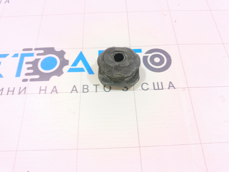 Подушка радиатора верхняя левая Audi Q5 8R 09-17 резина