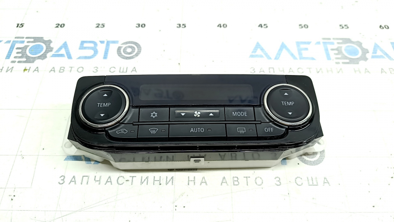Управление климат-контролем Mitsubishi Outlander 17-18 царапины