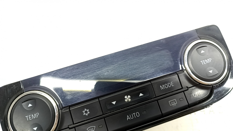 Управление климат-контролем Mitsubishi Outlander 17-18 царапины