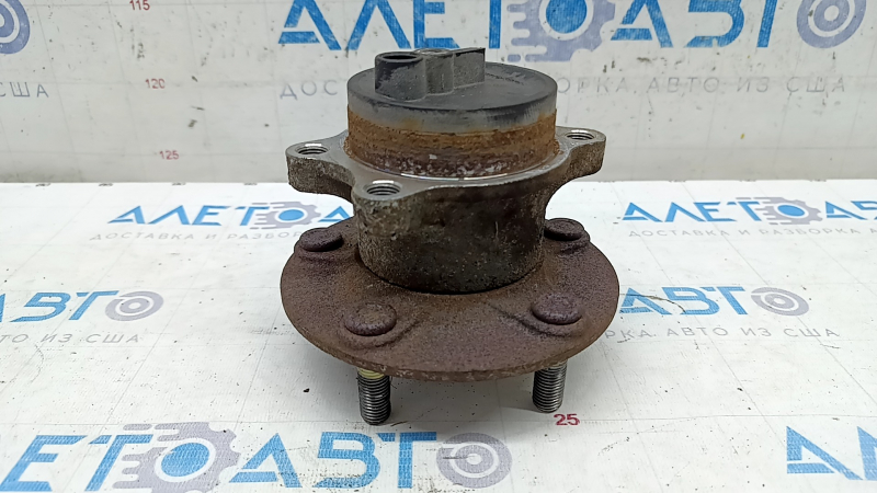 Ступица задняя левая Mitsubishi Outlander 14-20 FWD ржавая
