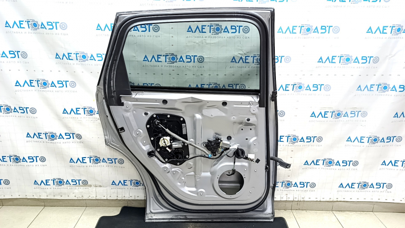 Дверь в сборе задняя левая Audi Q7 16-26 алюминий, keyless, серебро LZ7G, царапины на накладке