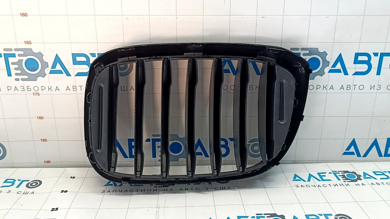 Решетка радиатора grill правая BMW X3 G01 18-21 ноздря, черное обрамление+ черная решетка