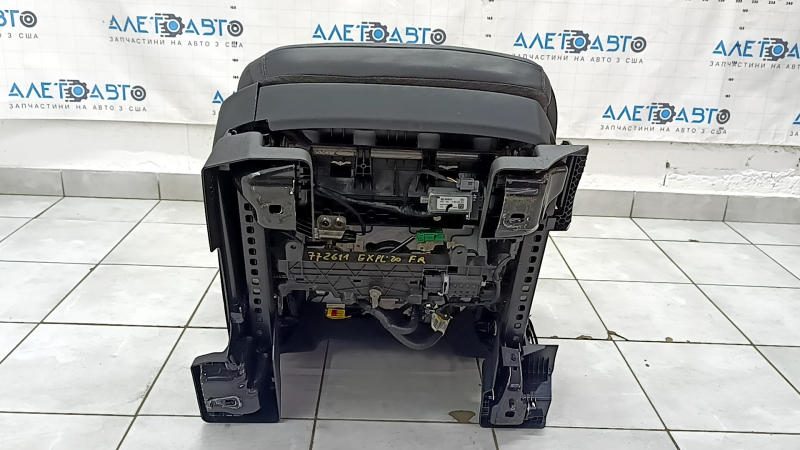 Пассажирское сидение Ford Explorer 20-24 с AIRBAG, электрическое, подогрев, вентиляция, кожа черно-коричневая, Platinum, трещина