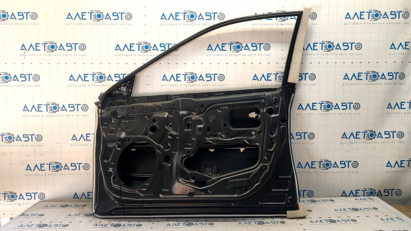 Дверь голая передняя правая Toyota Camry v55 15-17 usa вмятина