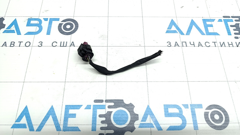 Фишка на датчик подушки безопасности передний Volvo XC40 19-26