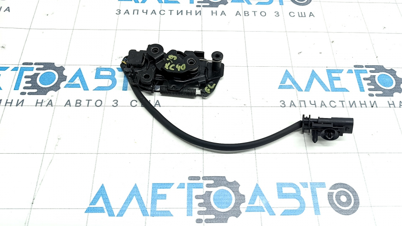 Замок капота левый Volvo XC40 19-26 с датчиком
