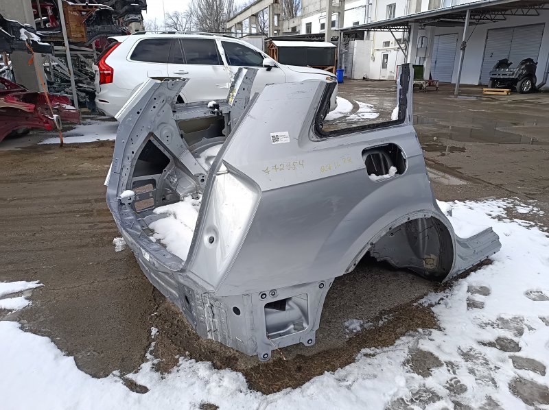 Задняя правая четверть кузова Audi Q7 2016-2026, хорошее состояние
