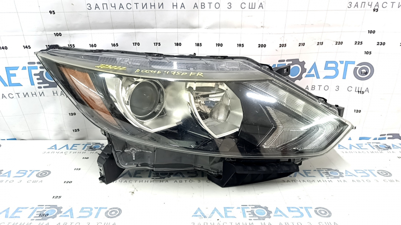 Фара передняя правая Nissan Rogue Sport 17-23 галоген, с креплениями, полез лак