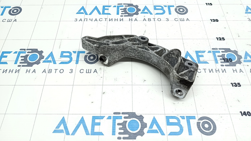 Кронштейн компрессора кондиционера Volvo XC40 19-22