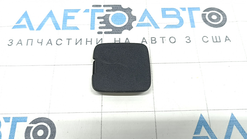 Заглушка буксировочного крюка заднего бампера Volvo XC40 19-25 структура