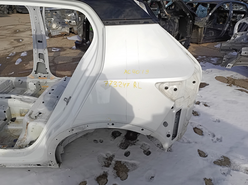 Четверть крыло задняя левая Volvo XC40 19-26 на кузове, белая, тычка