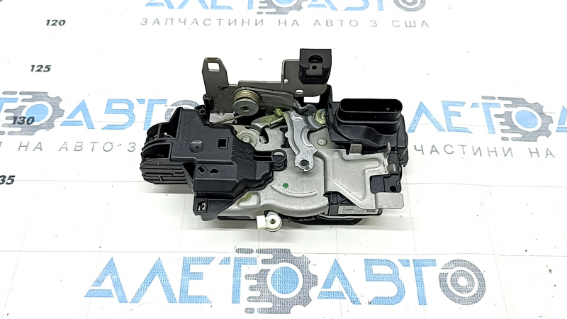 Замок двери передней левой Volvo XC40 19-26