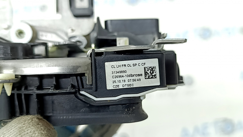 Замок двери передней левой Volvo XC40 19-26