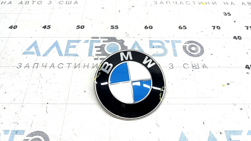 Эмблема капота BMW X3 G01 18-24 полез лак
