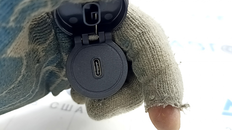 Порт зарядки центральной консоли Volvo XC40 19-26 USB-C, задний