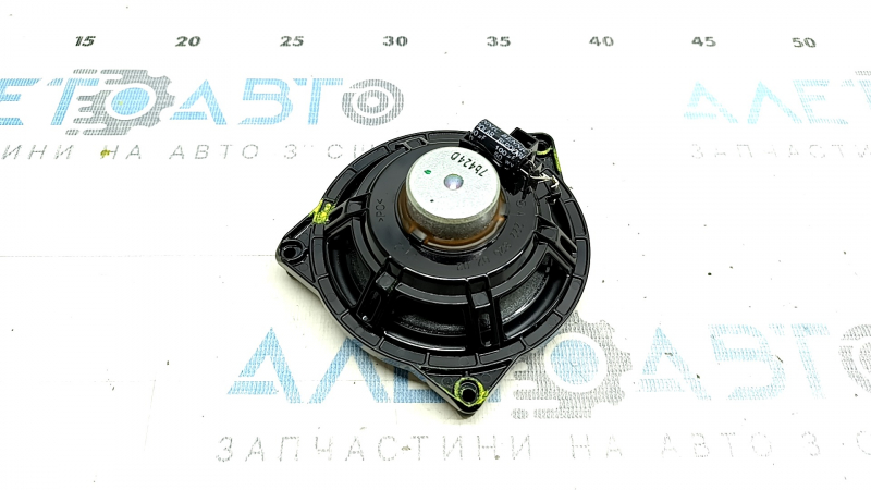 Динамик дверной передний левый Mercedes C-class W205 15-21 примят