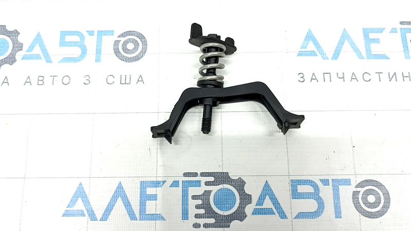Крепление фонаря левое Volvo XC40 19-26 2 части