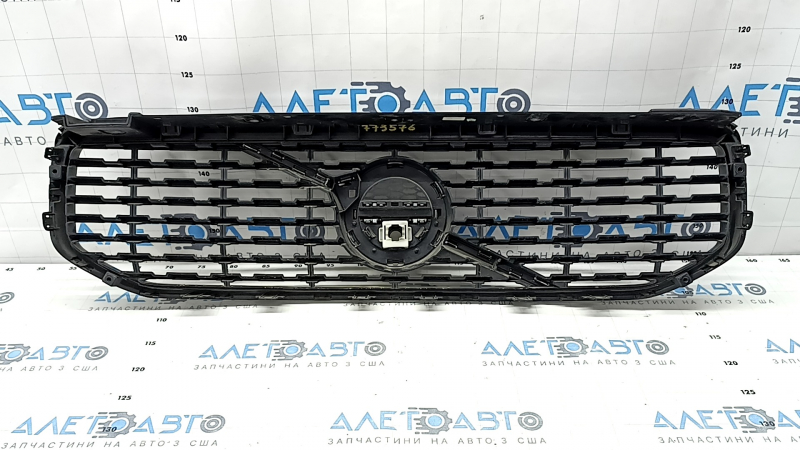 Решетка радиатора grill со значком Volvo XC40 19-22 под камеру, R-Design