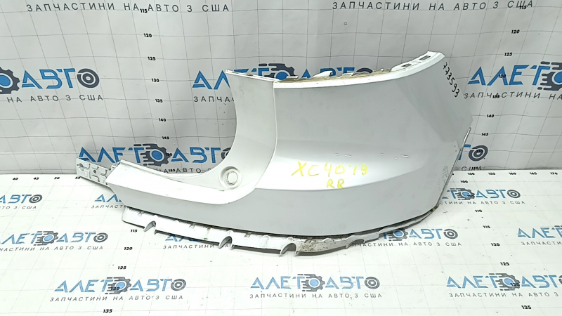 Бампер задний голый правый Volvo XC40 19-26 белый